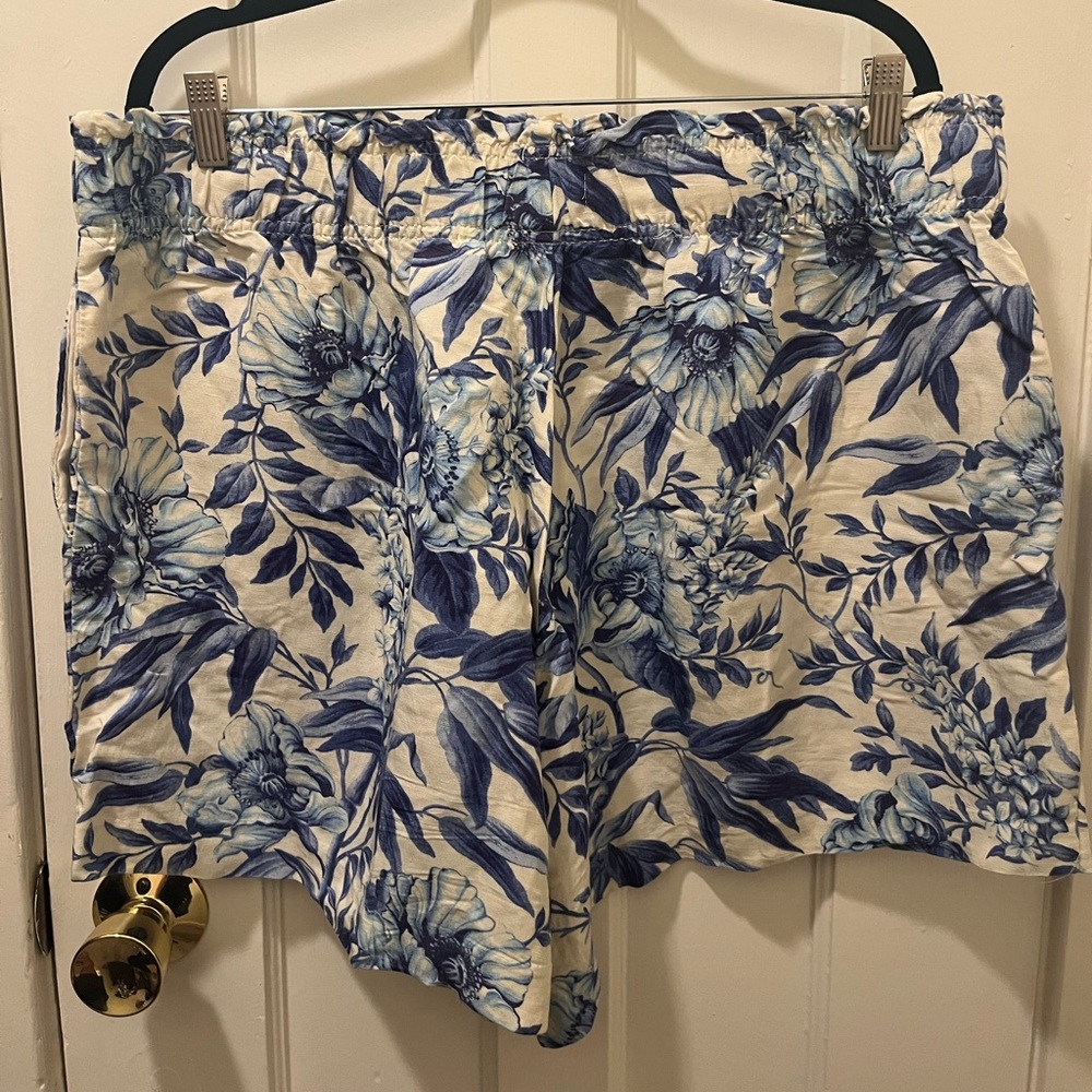 H&M Floral Flowy Shorts